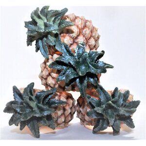 Set of four pineapple napkin rings resin
